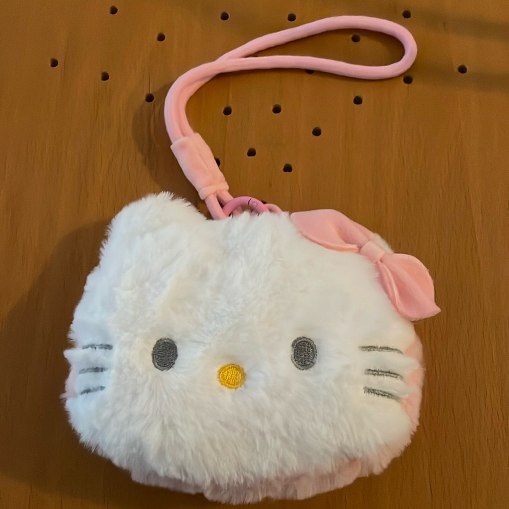 Hello Kitty Plush Zipper Bag 5”x 4”x 1.5” NWOT
